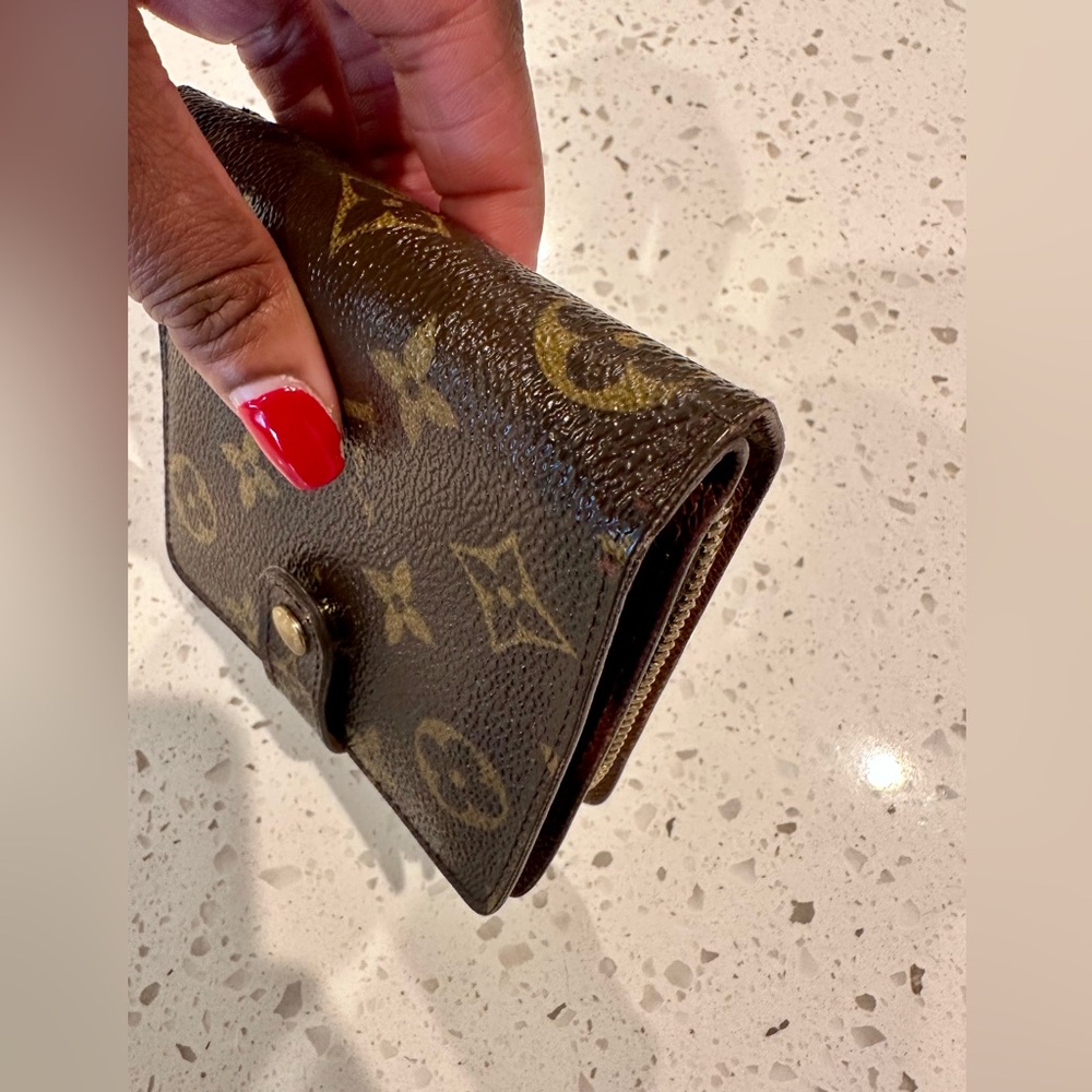 Louis Vuitton Compact Wallet - Picture 12 of 12